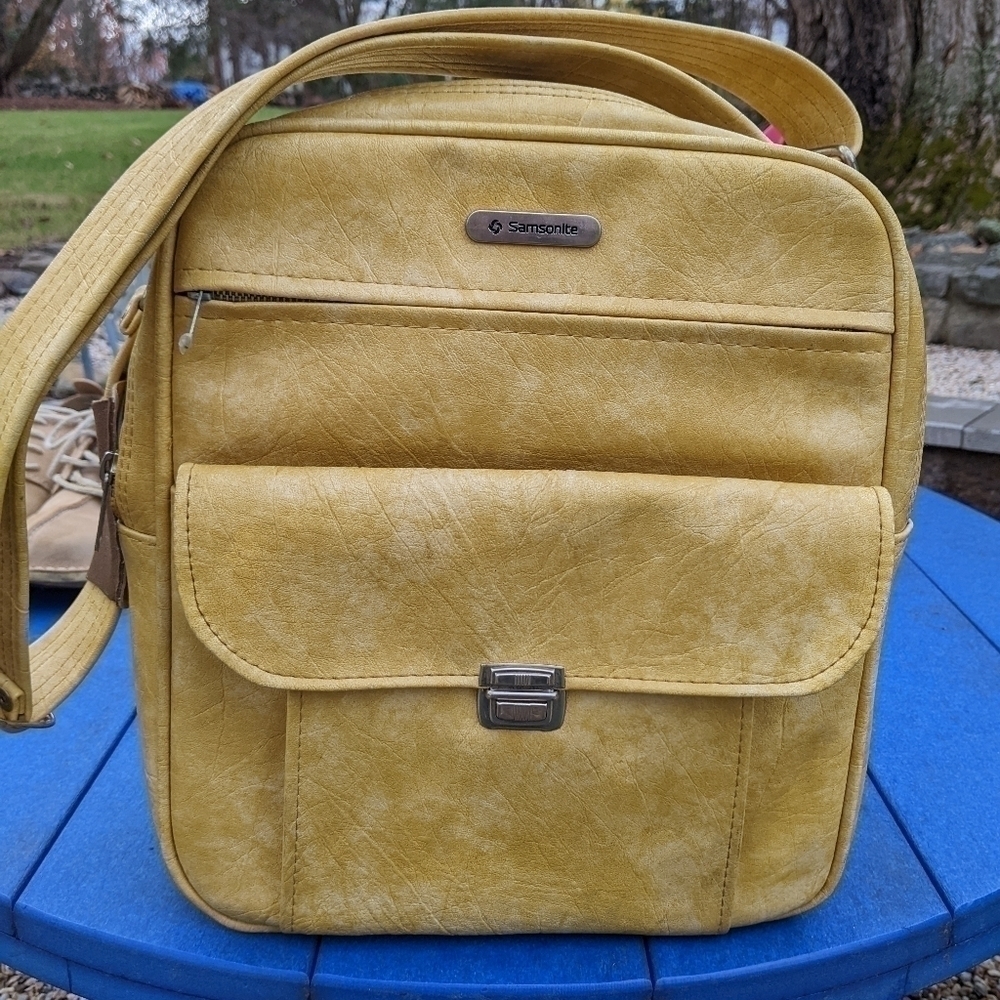 Vintage Samsonite Sonora Travel Luggage Overnight Bag Carry On Adjustable Strap